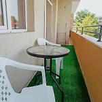 公寓 Kamelia Garden 阳光海滩